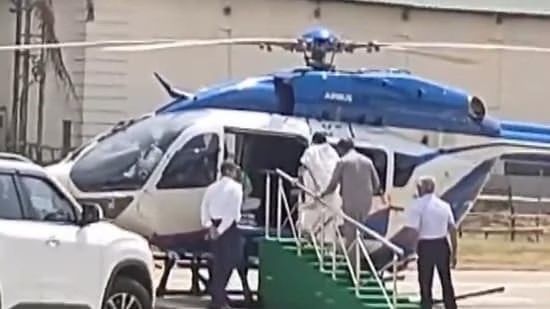 Mamata Banerjee who fell into the helicopter; He continued the campaign with a minor injury